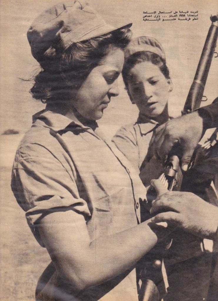 In 1956, Egyptian women volunteer for the military. Photo: Egyptian Streets.